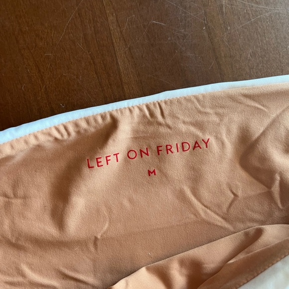 Left on Friday NWOT Wear To Bikini Bottom in coconut (sold out online!) size M - Picture 4 of 5